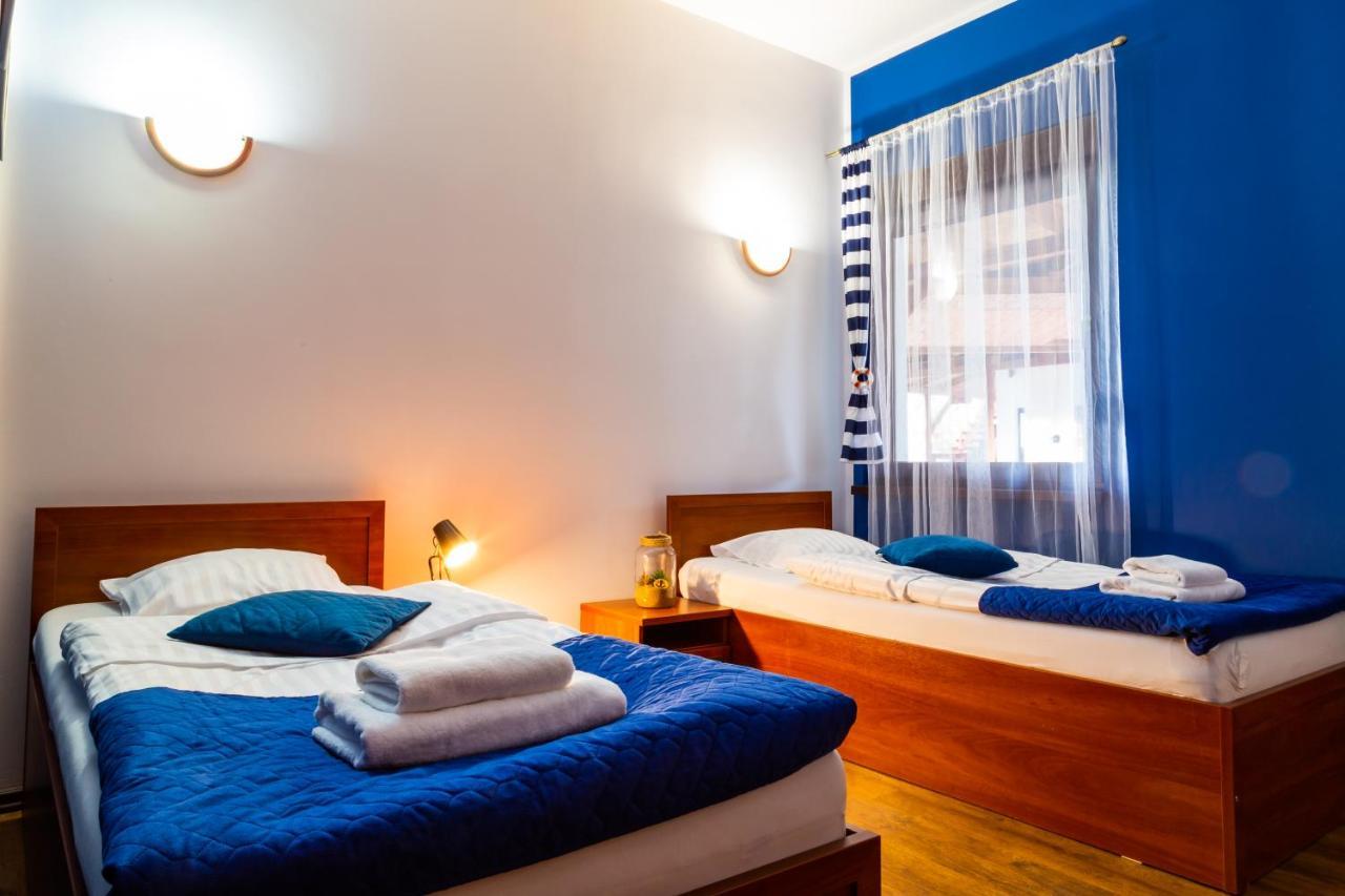 Hotel Nenufar Koscian Bagian luar foto